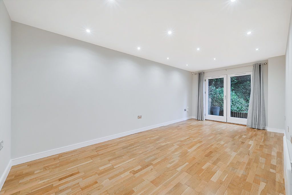 Property photo 3 of 12 H&Co.