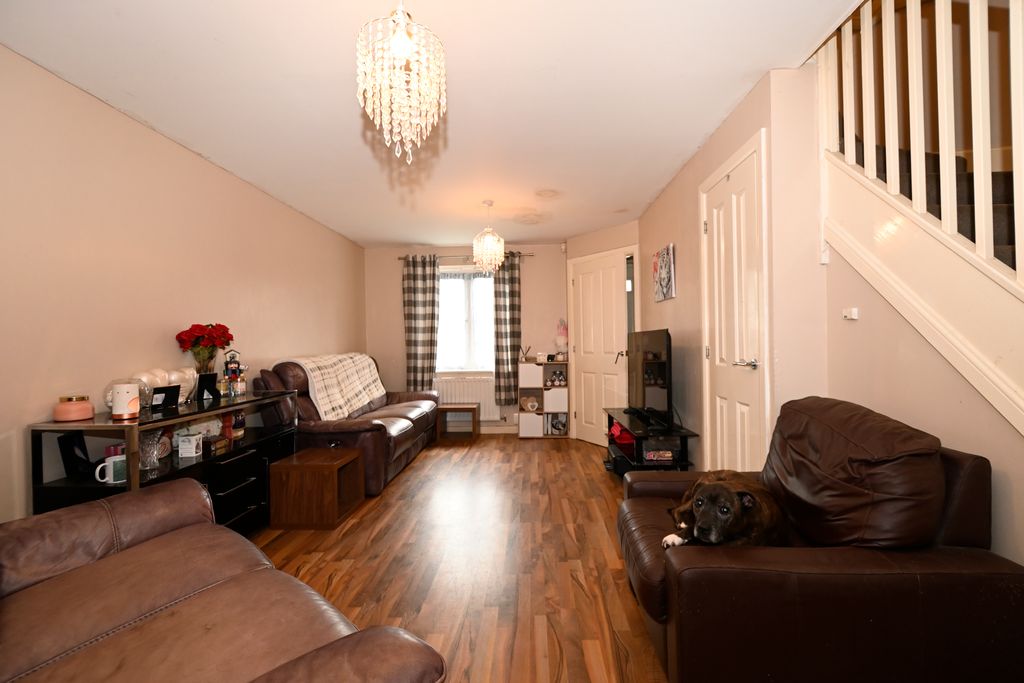 Property photo 2 of 8 Living Room