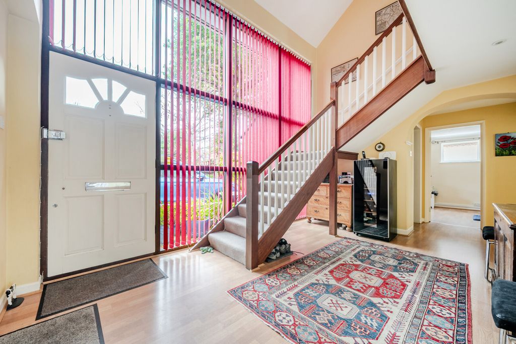 Property photo 2 of 30 1373665-15-69020c...