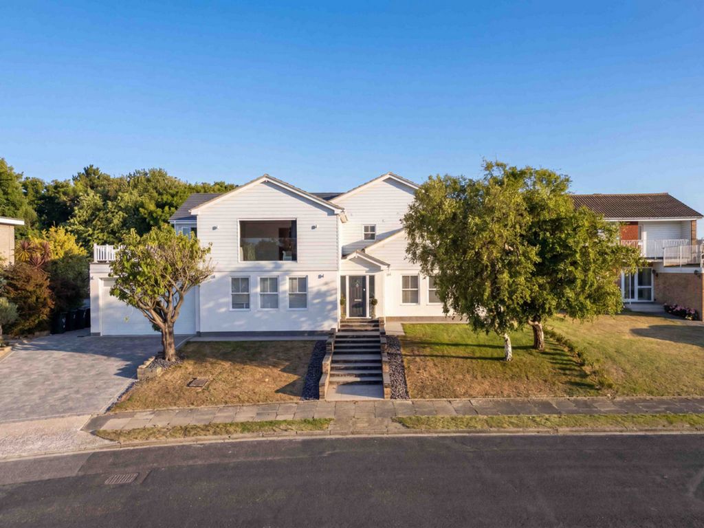 Property photo 2 of 43