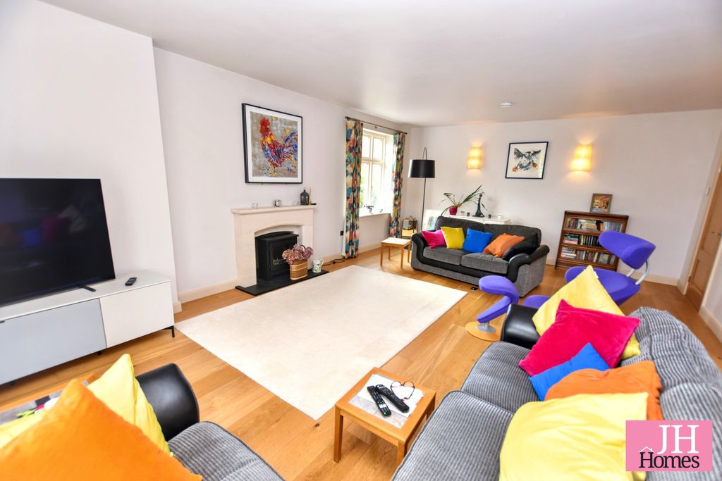 Property photo 2 of 55