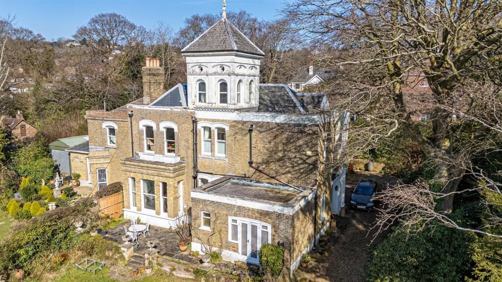 Property photo 1 of 26