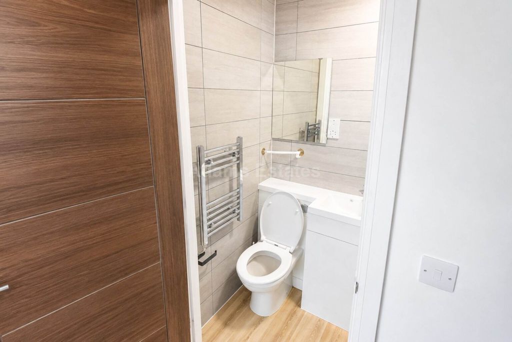 Property photo 3 of 4