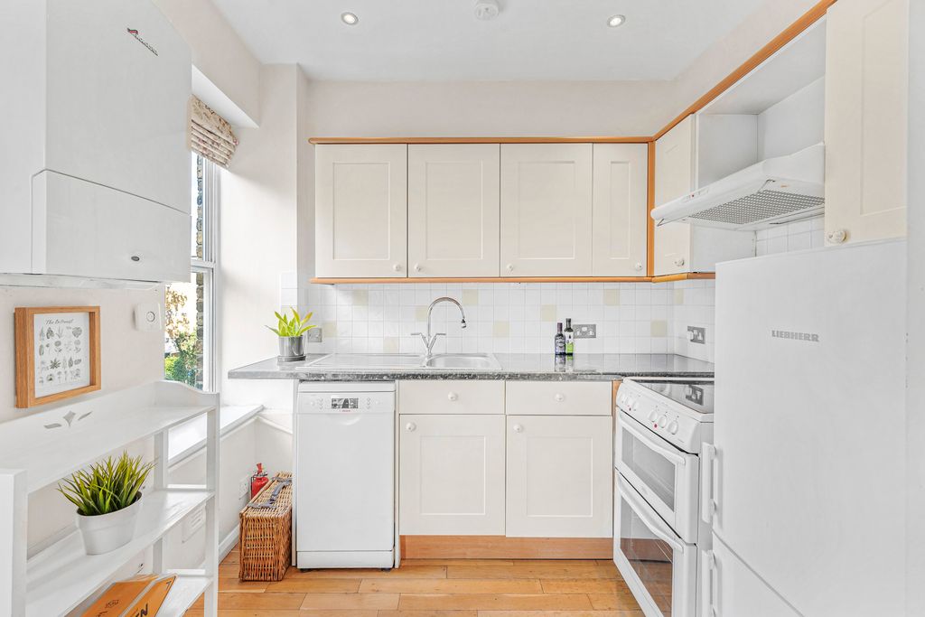 Property photo 3 of 11 Picture No. 21