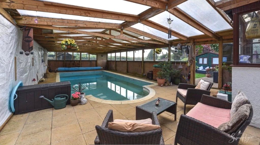 Property photo 3 of 22 Picture No. 23