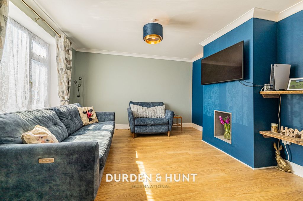 Property photo 2 of 24