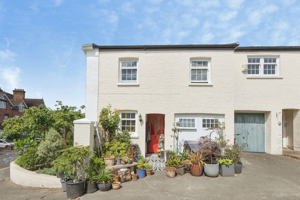 Property photo 1 of 11 Pbox-Img.Jpg