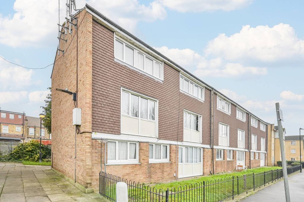 Property photo 2 of 11