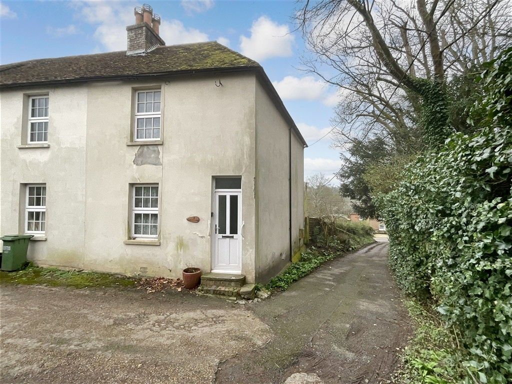 Property photo 1 of 8 Front