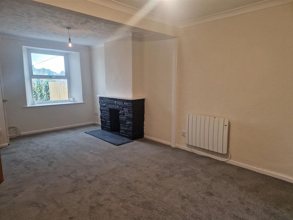 Property photo 3 of 12 1000060187.Jpg