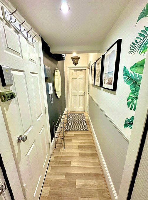 Property photo 2 of 8 Picture No. 11