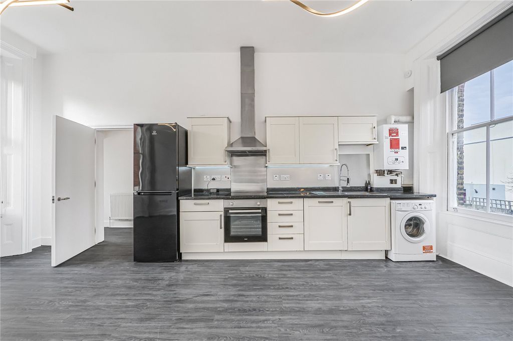 Property photo 3 of 15 Picture No. 14