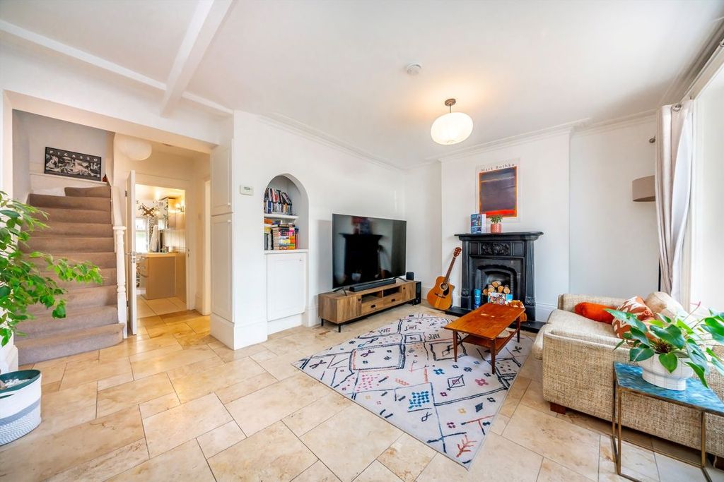 Property photo 2 of 8