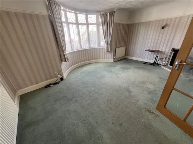 Property photo 2 of 15 Lounge