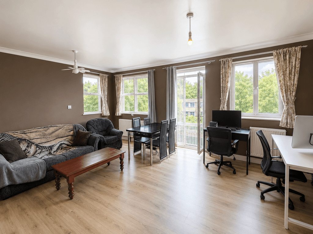 Property photo 1 of 7 2 Bedroom Flat For Rent