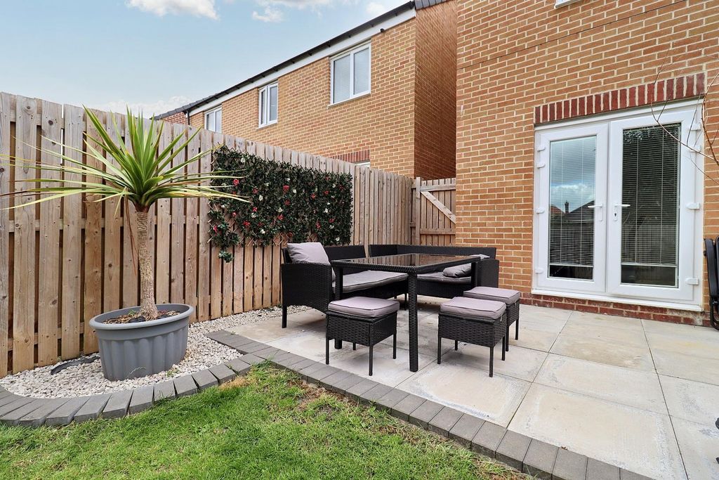 Property photo 2 of 27