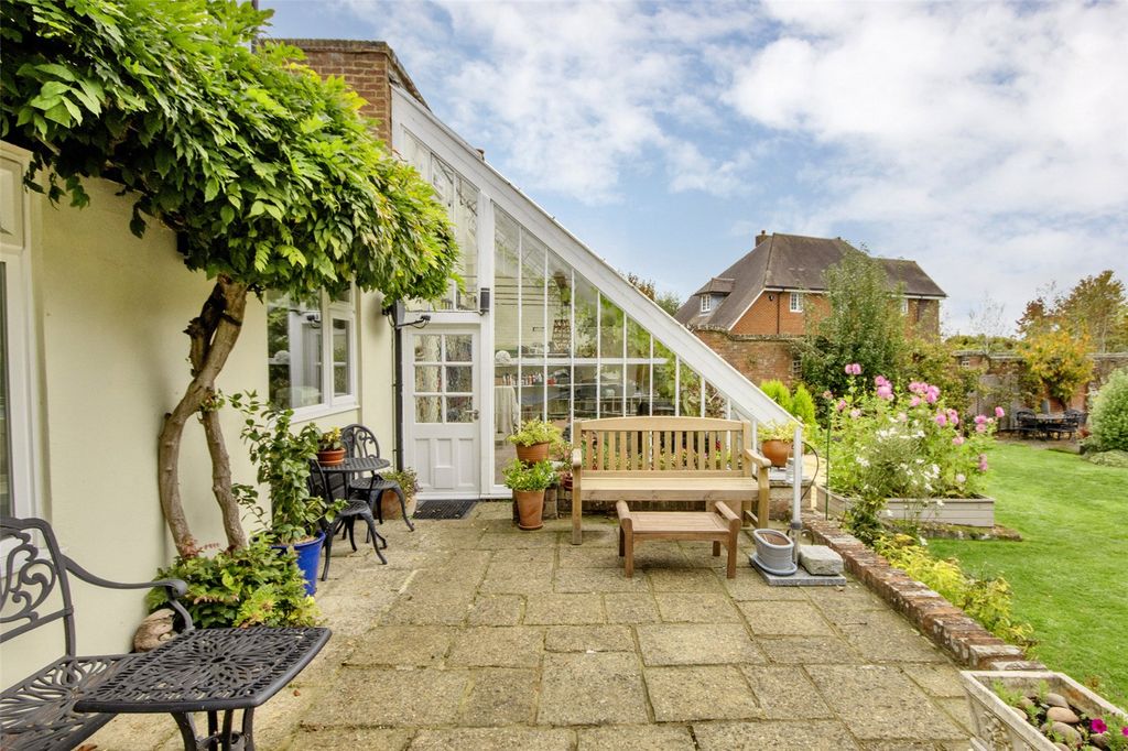 Property photo 1 of 21 Terrace