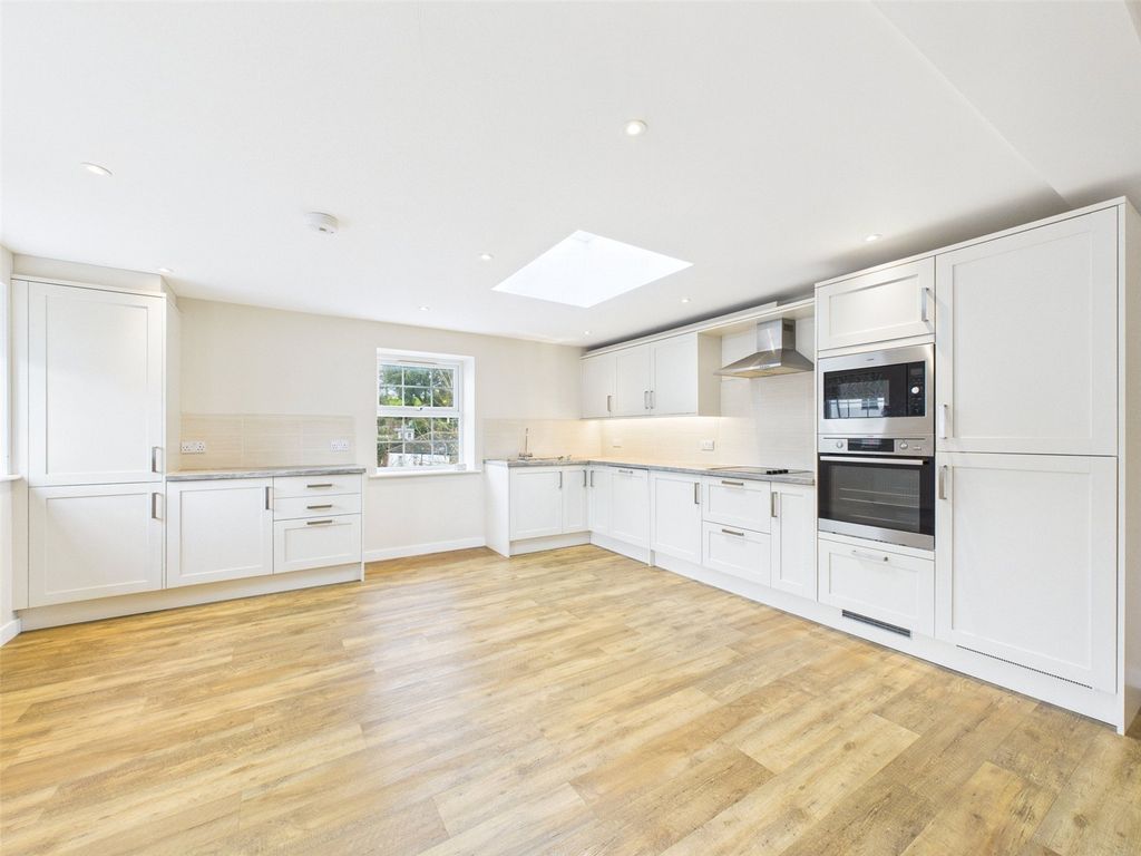 Property photo 3 of 13 Picture No. 20