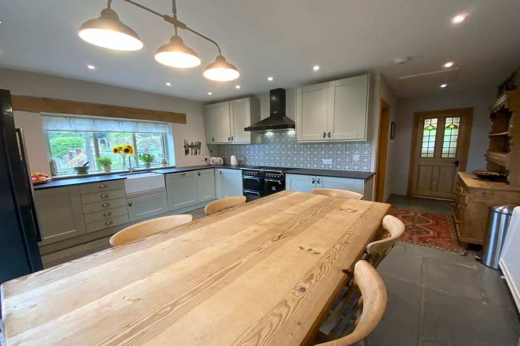 Property photo 3 of 41 Kitchen