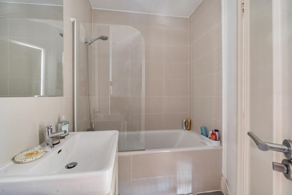 Property photo 3 of 14 Bathroom