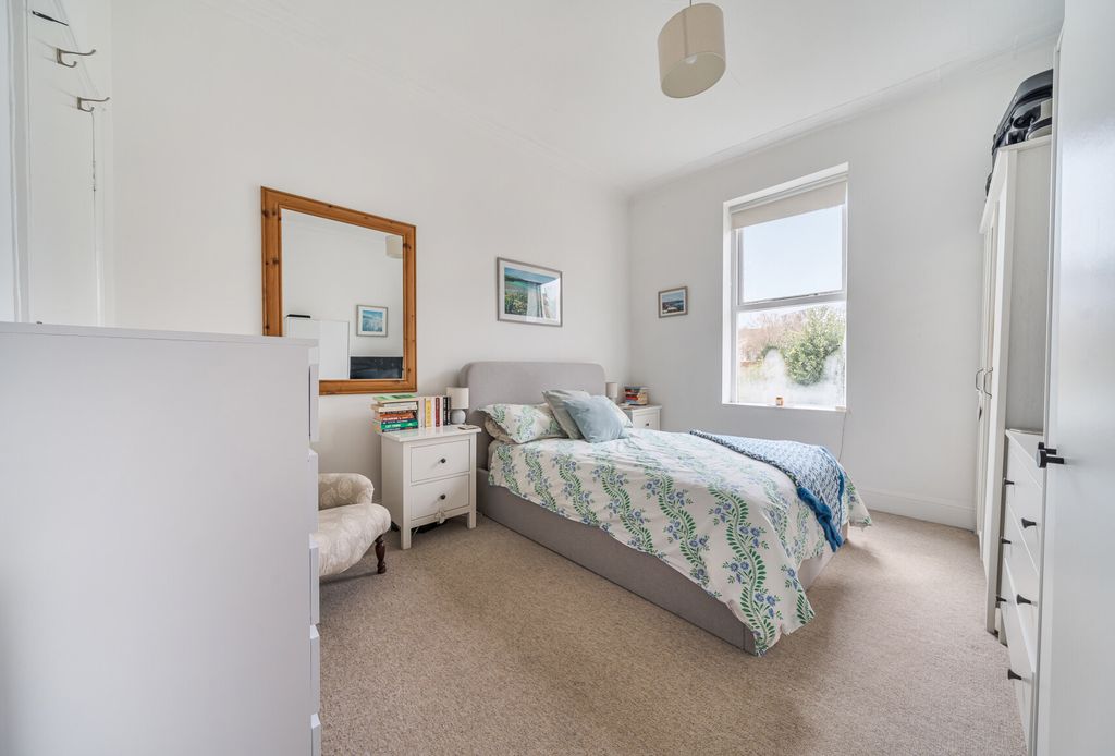 Property photo 2 of 13 1405575-9-697B2E7...