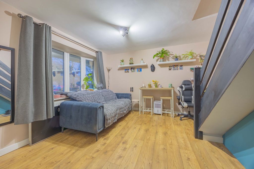 Property photo 2 of 10 Ewemove Taunton Kenwyn Close (1)