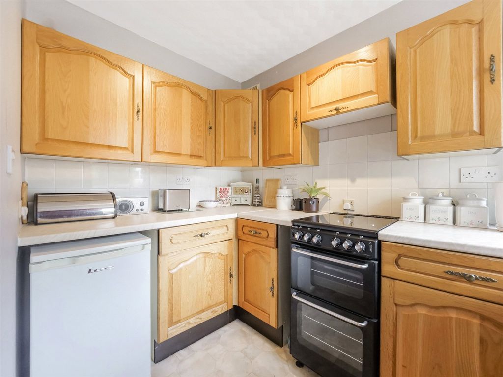 Property photo 3 of 25 Kitchen