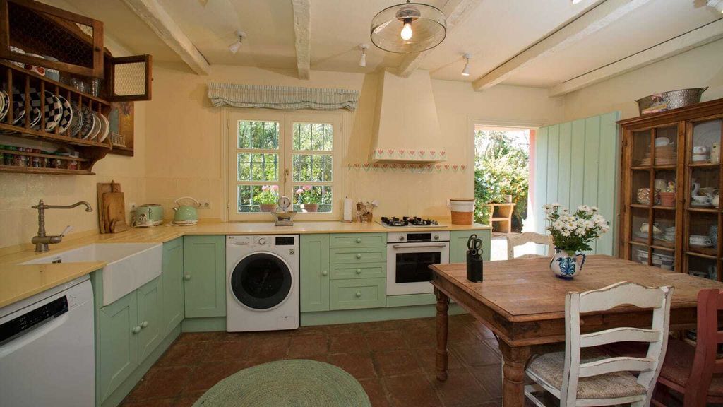 Property photo 3 of 30