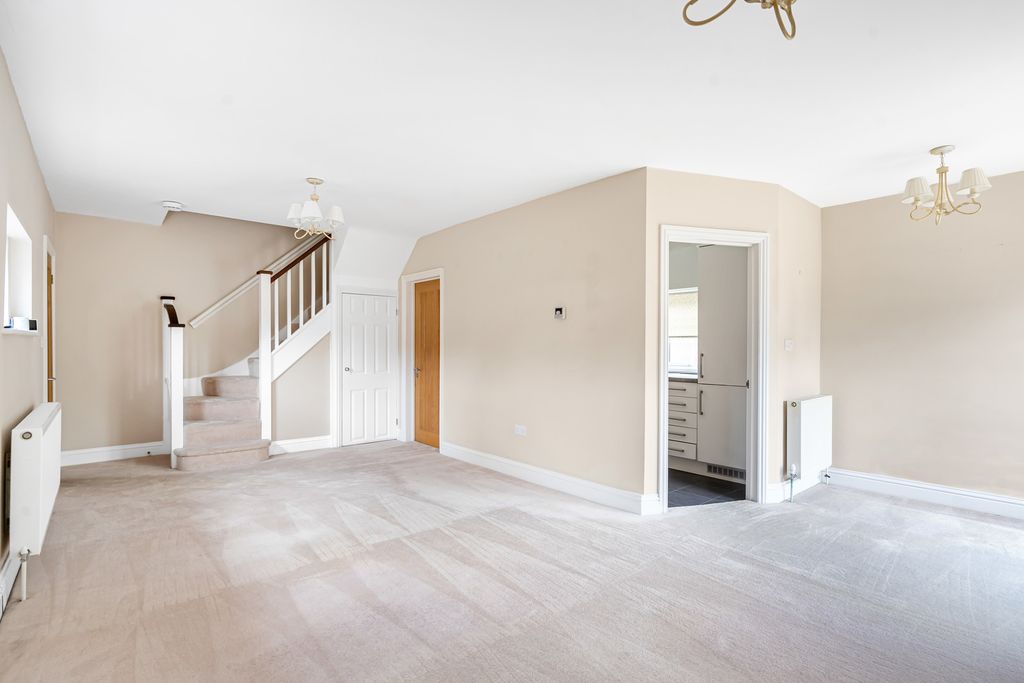 Property photo 2 of 14 5_82322