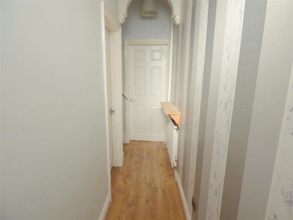 Property photo 2 of 16 Hallway