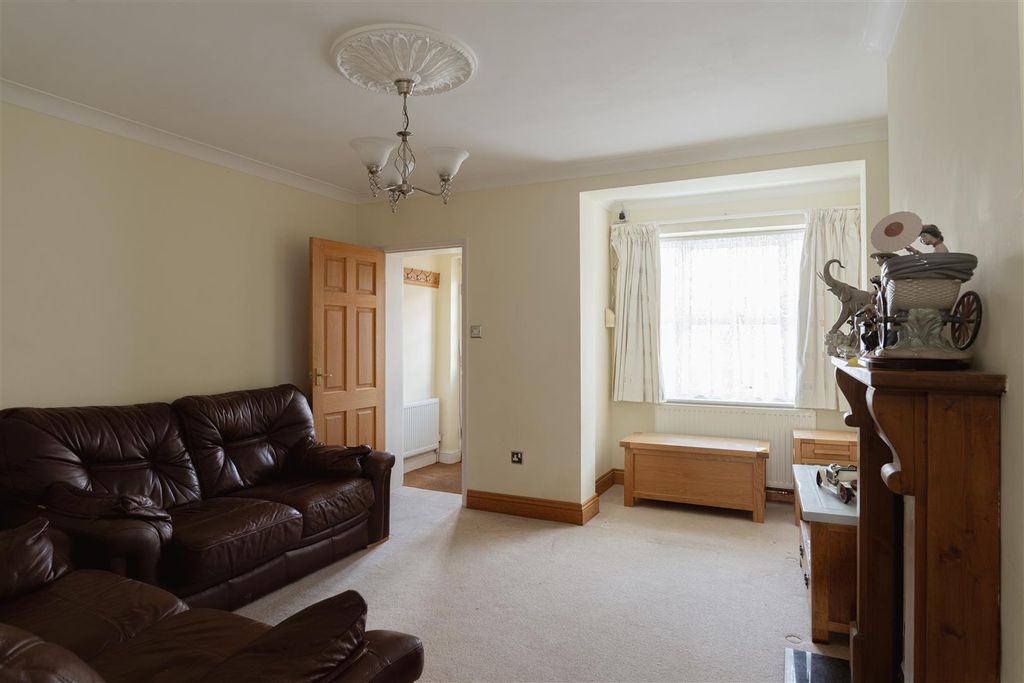 Property photo 3 of 16 2.Jpg