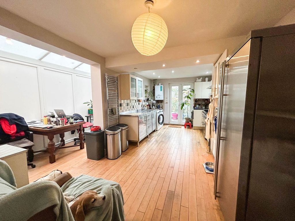 Property photo 3 of 18