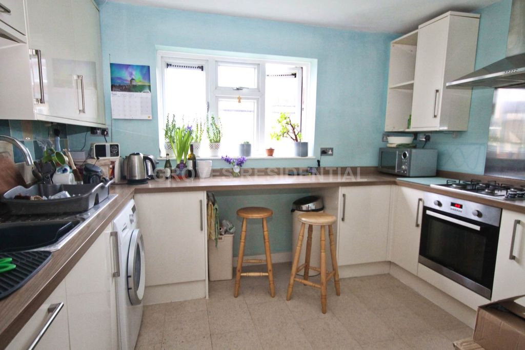 Property photo 3 of 6