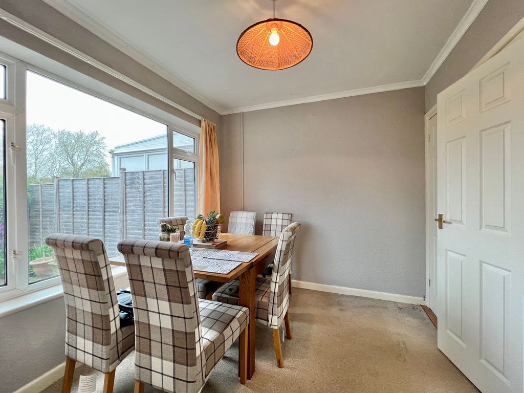 Property photo 3 of 18 Dining Room