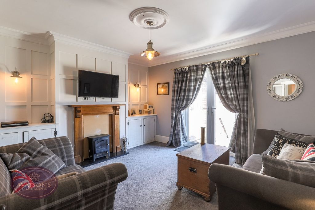 Property photo 2 of 32