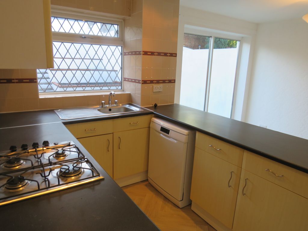 Property photo 3 of 12 Kitchen