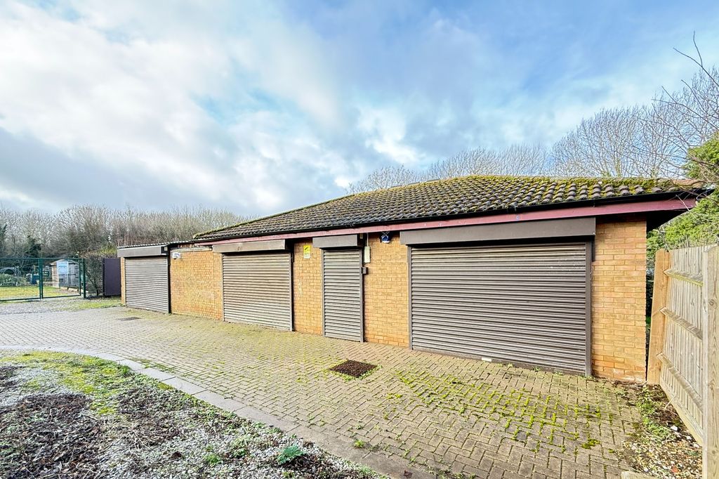 Property photo 2 of 10 Sandy Close Depot, Sandy Close, Great Linford, Milton Keynes, Mk14 5EE