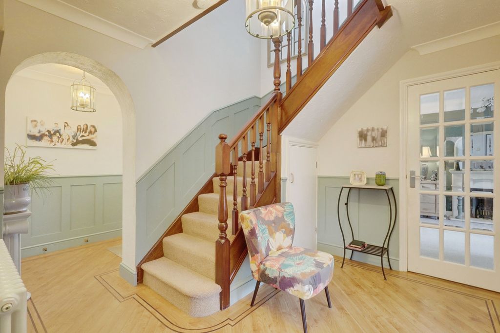 Property photo 2 of 29