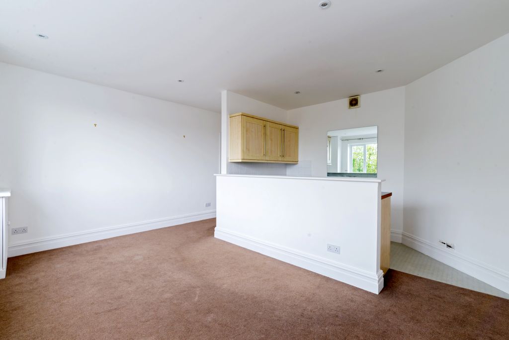 Property photo 2 of 3