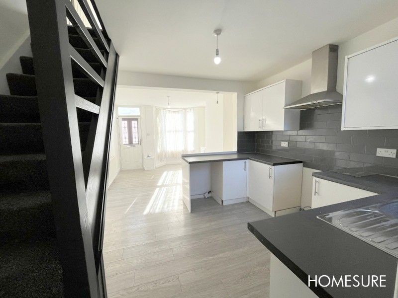 Property photo 3 of 9 Kitchen/Living Room