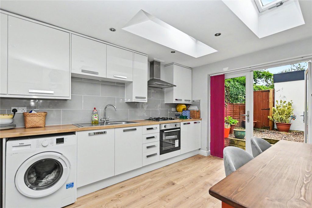 Property photo 3 of 17 Picture No. 04