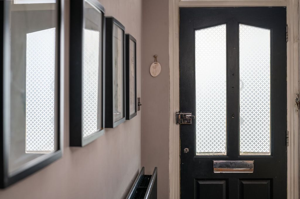 Property photo 2 of 34