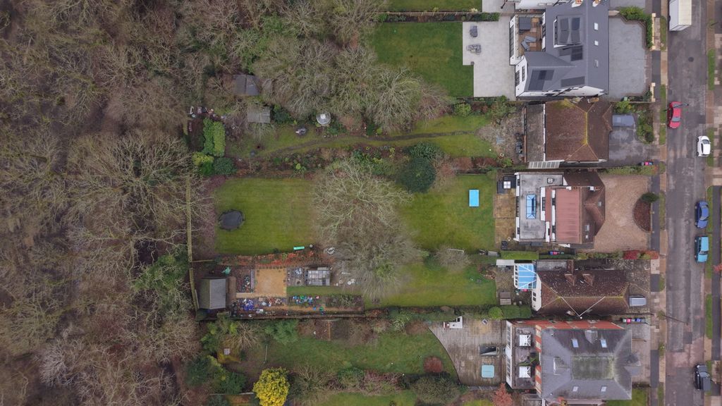 Property photo 2 of 43