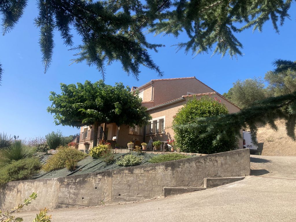 Property photo 2 of 21