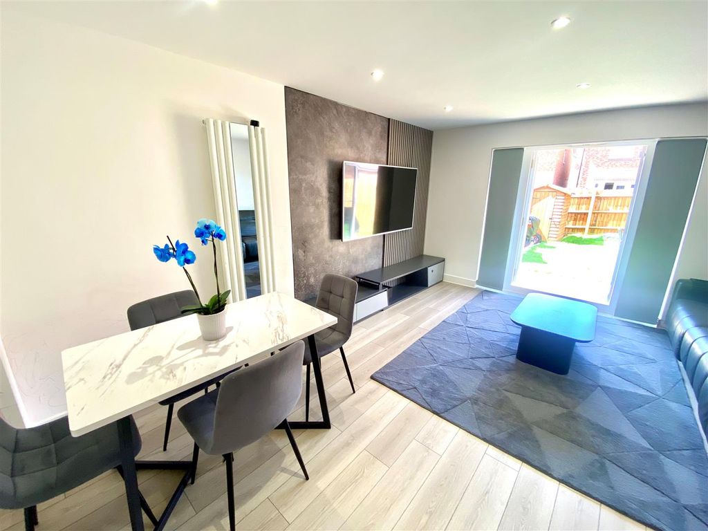 Property photo 3 of 13 L4.Jpg