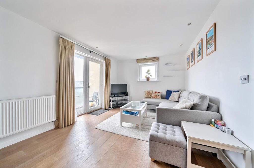 Property photo 2 of 19 1229961 (2).Jpg