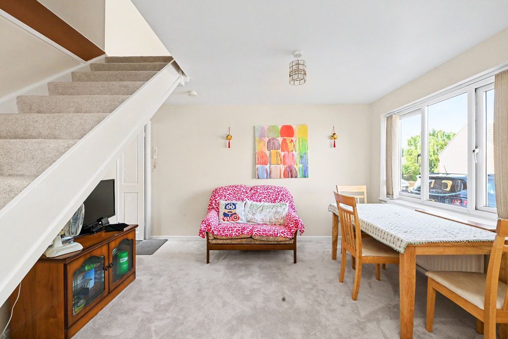Property photo 3 of 11 5297032