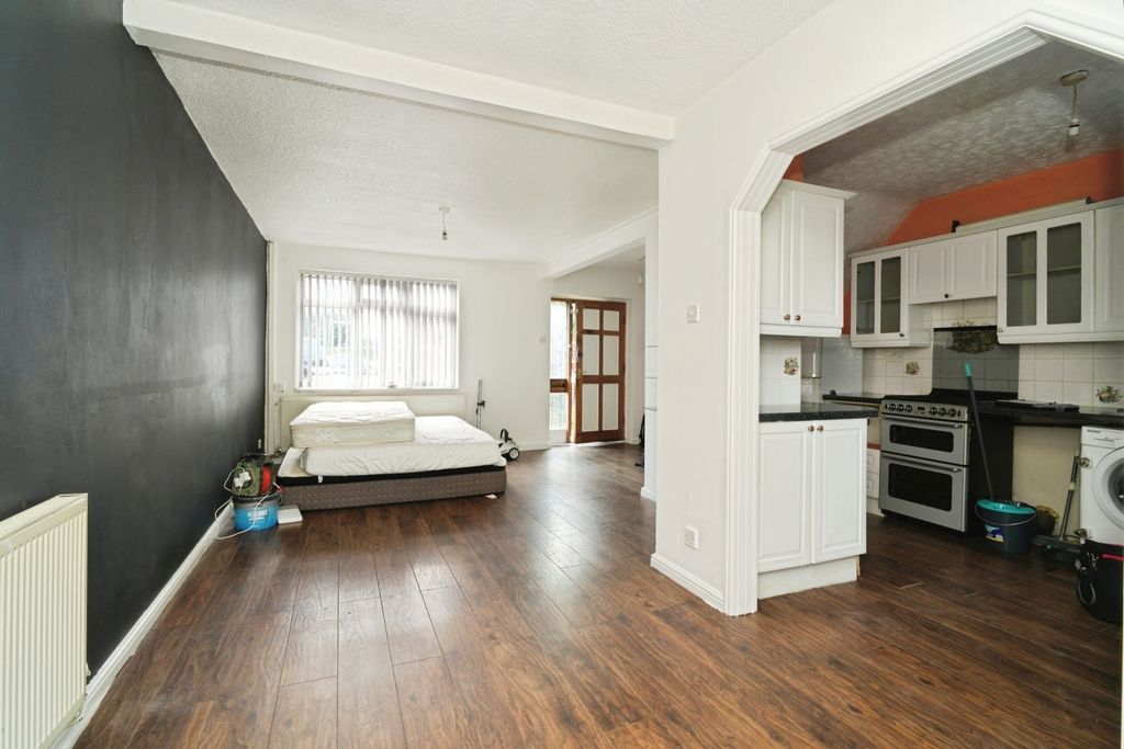 Property photo 2 of 12 Image 1