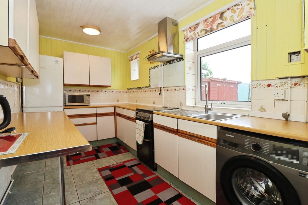Property photo 3 of 13 Pbox-Img.Jpg