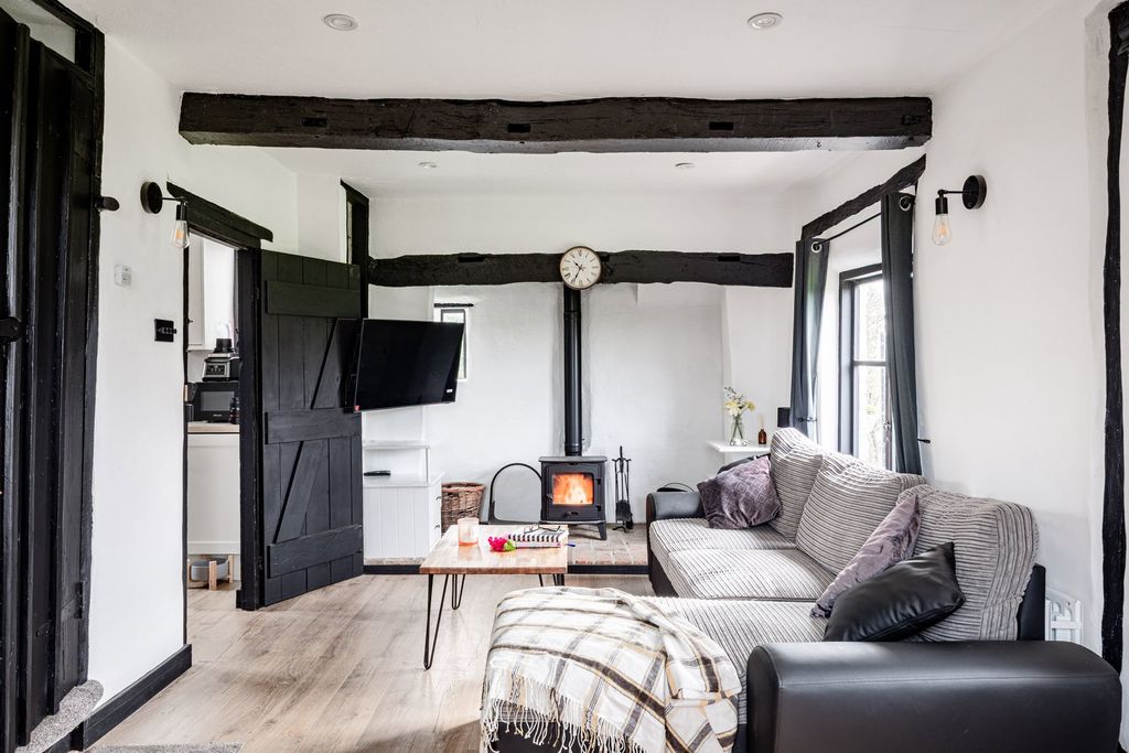 Property photo 2 of 16